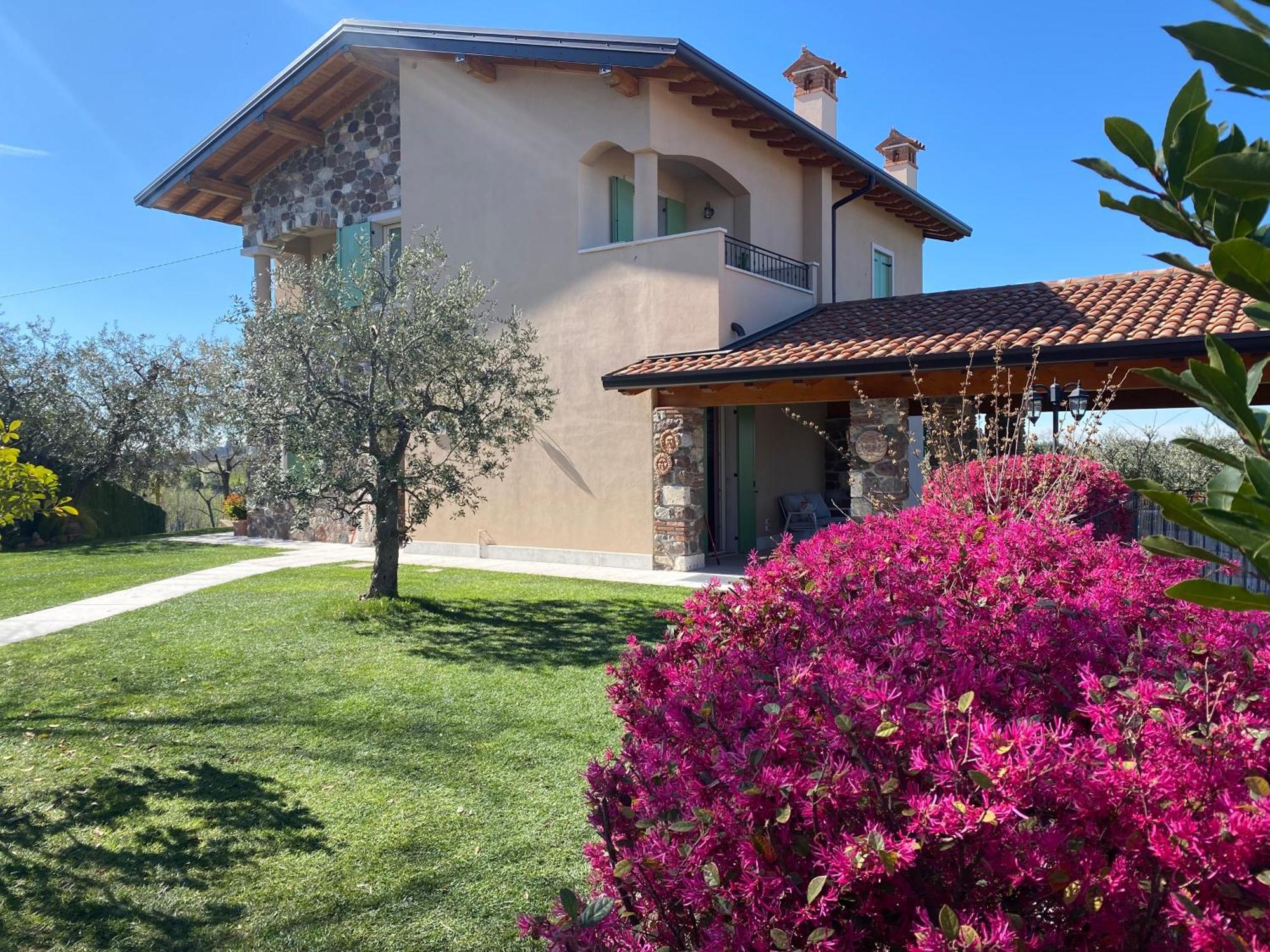 Villa Poggio Bardolino Bagian luar foto